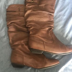 Steve Madden flat slip on boots